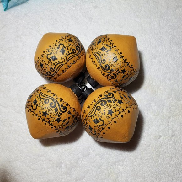 Set of 4 Paper Mache' Christmas Ornaments - Picture 2 of 3